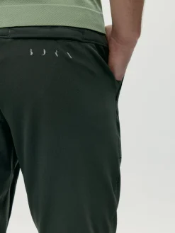 Born Living Yoga Jogger Tiber Deep Kaki><noscript><img width=