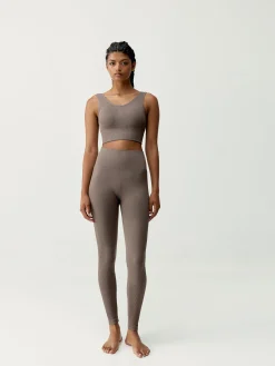 Born Living Yoga Legging Flow Topo><noscript><img width=
