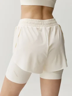 Born Living Yoga Short Bikila White Chalk>Mujer Shorts · Faldas