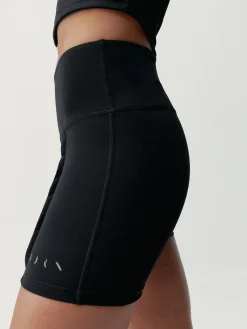 Born Living Yoga Short Sayani Black>Mujer Shorts · Faldas