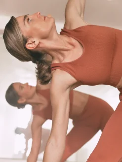 Born Living Yoga Top Annapurna Marsala>Mujer Sujetadores Deportivos