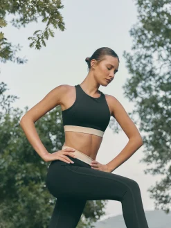 Born Living Yoga Top Fiorella Black/Stone><noscript><img width=