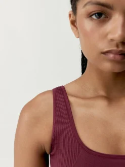 Born Living Yoga Top Yami Bordeaux><noscript><img width=