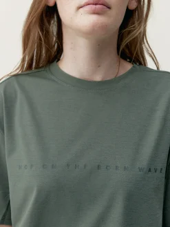 Born Living Yoga T-Shirt Veneta Hunter><noscript><img width=